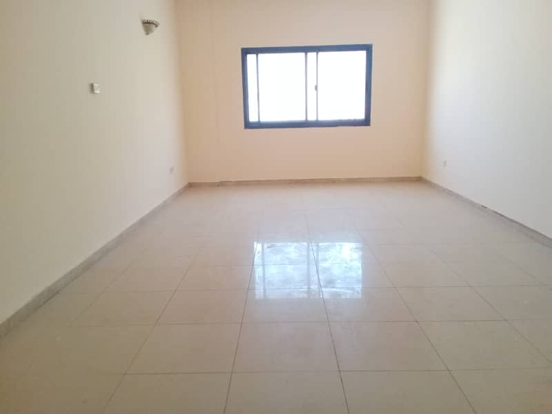 Квартира в Абу Шагара, 2 cпальни, 30000 AED - 6281019