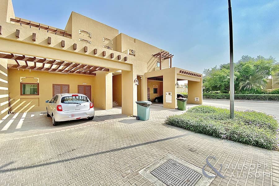 位于阿尔弗雷德街区，阿尔弗雷德别墅区，迪拜风格别墅 3 卧室的联排别墅 2400000 AED - 6282499