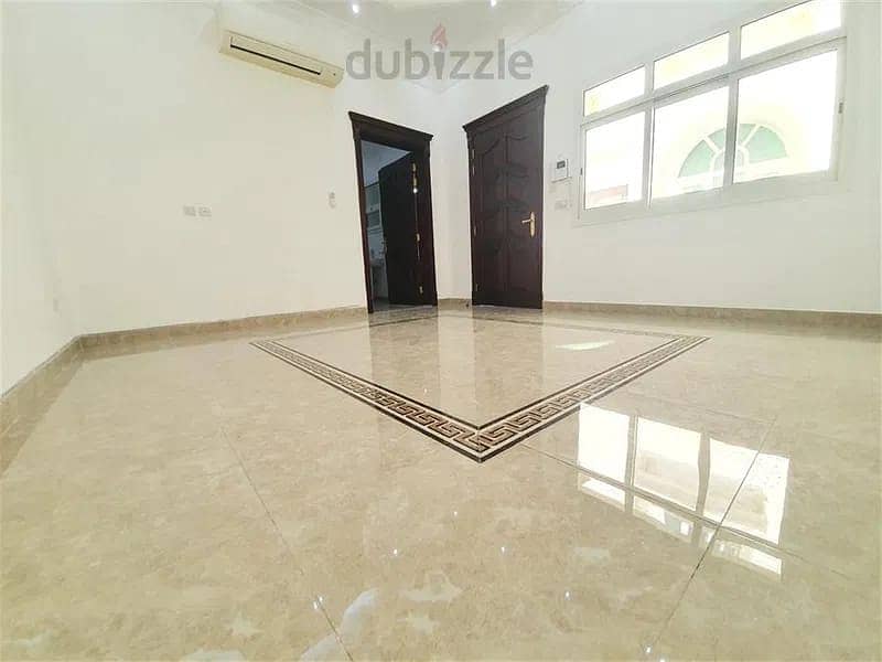 Luxury 1 Bedroom Hall Separate kitchen Nice Finishing Full Washroom Near By Safeer Mall In KCA