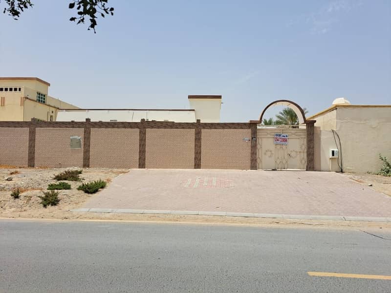 House for rent in Sharjah / Al Ghafia area great location main street
