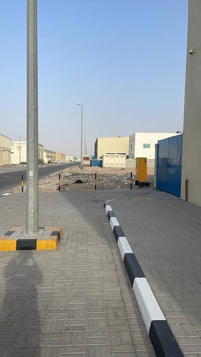 Warehouse for Rent in Al Sajaa, Sharjah - BRAND NEW WARHOUSE FOR RENT 14,00 SQFT GOOD LOCATION IN NEW SAJAA AREA NEAR EMIRATES ROAD  ONLY 26 K