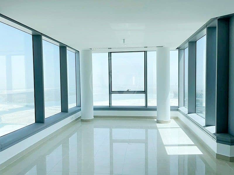 This two bed apartment is on one of the highest floors in Sky Tower with one of the sought after \'Sky Pod\' extensions to