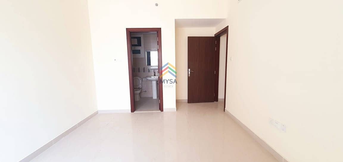 SPACIOUS 2 BHK  | BALCONY | FAMILY BUILDING