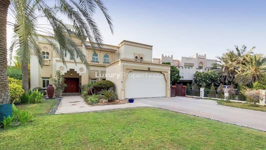 4 Bedroom Villa for Rent in Jumeirah Islands, Dubai - Large Plot | Upgraded | Private Pool | View Now