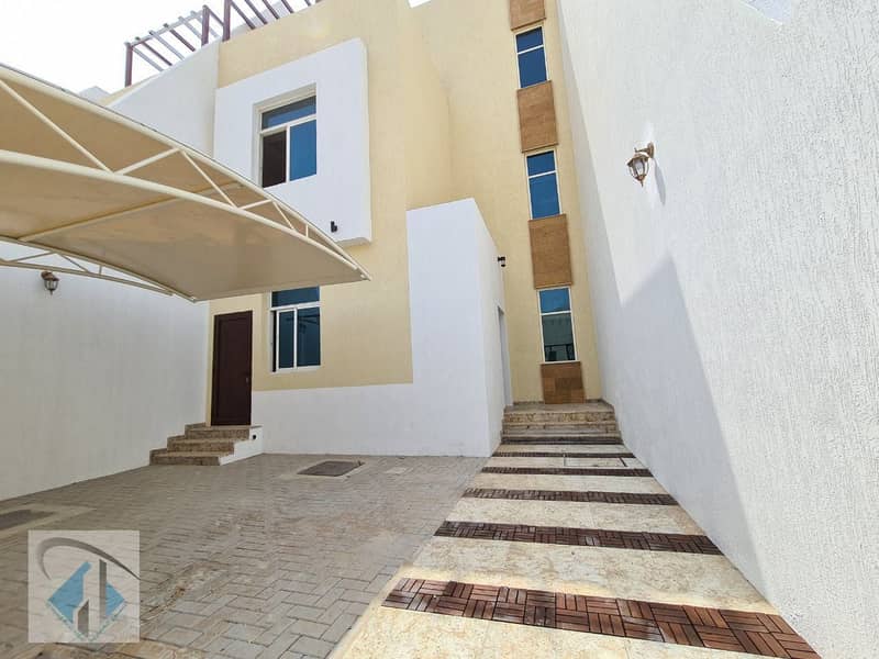 Villa for sale without down payment on an asphalt street, close to all services, and with the possibility of bank financing for a period of 25 years
