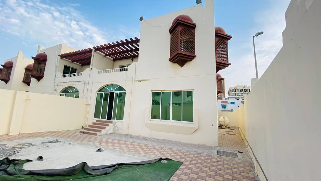 Вилла в Шаркан, 4 cпальни, 80000 AED - 6278063