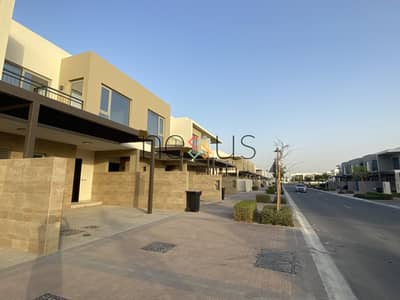4 Bedroom Townhouse for Rent in Arabian Ranches 2, Dubai - Vacant | Never lived in | Single Row | Road view