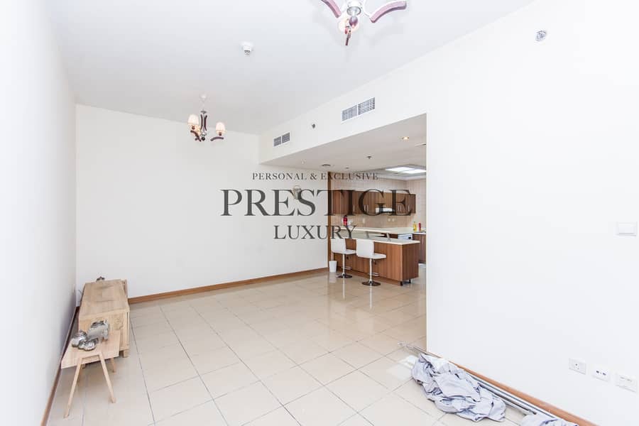 Exclusive | Close to Tram | High Floor