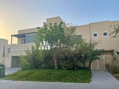 5 Bedroom Villa for Sale in Al Raha Gardens, Abu Dhabi - CORNER 5 Br Villa | Landscaped garden | Private pool