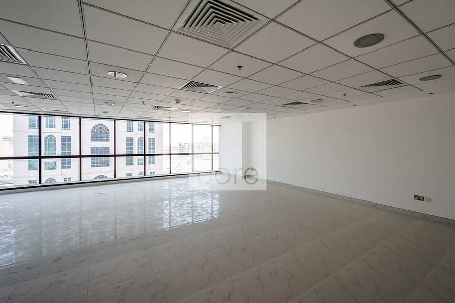 Spacious and fitted office located I JBC 4