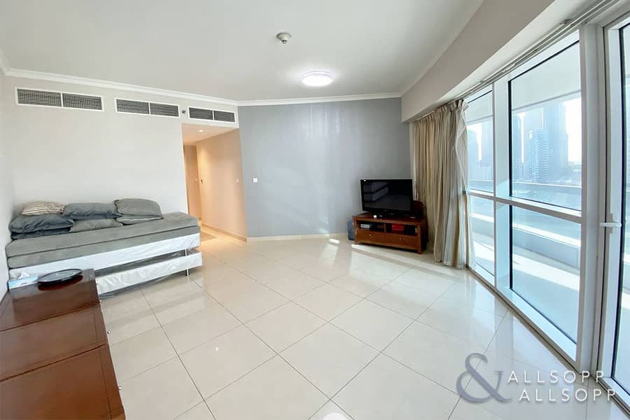 Mid Floor | SZR View | Vacant on Transfer