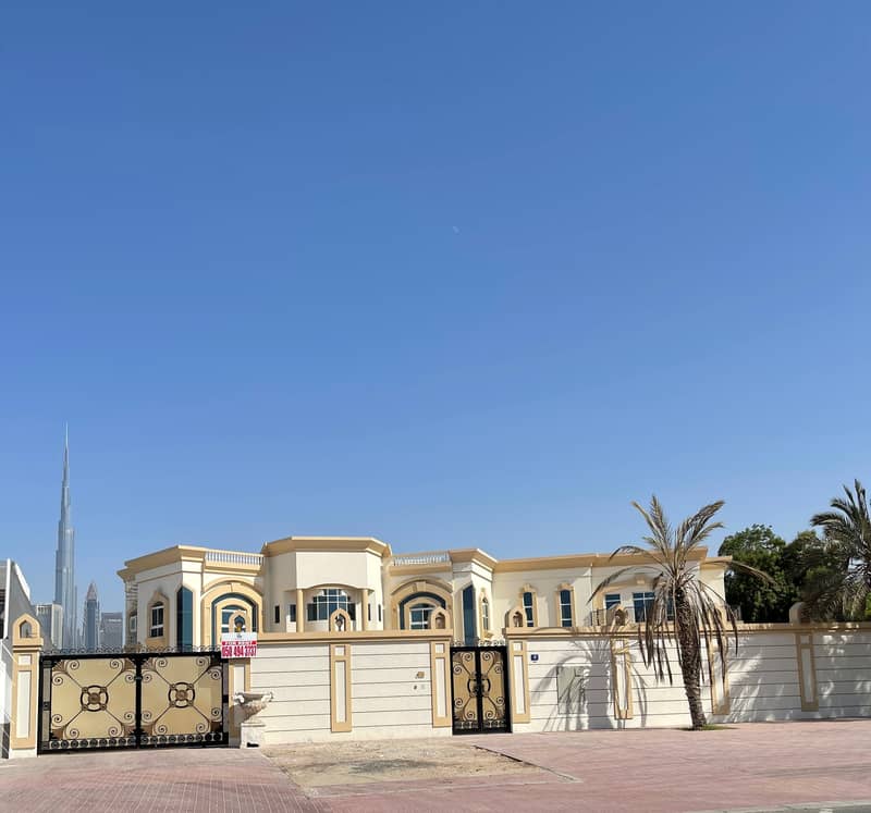 HUGE VILLA ,, PRIME LOCATION ,, DIRECT FROM THE LANDLORD .