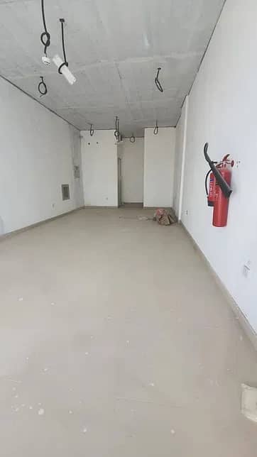 Shop for Rent in Al Mujarrah, Sharjah - 2 MOTHES FREE SHOP FOR RENT WITH CENTRAL AC AND SEPREAT KITCHEN & WASHROOM GOOD LOCATION AL MUJARRAH
