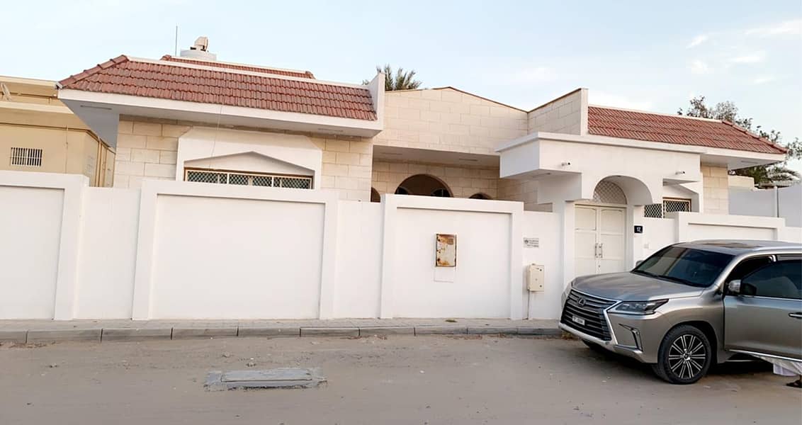 For rent in the emirate of Sharjah, Azra area  Ground floor villa with an area of 10 thousand feet