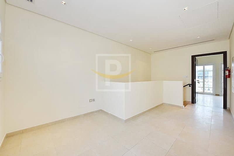 Well Maintained | 1 BR Townhouse |  Ready to Move In | AED 105,000 in 4 Cheques | HMVIP-SEPT