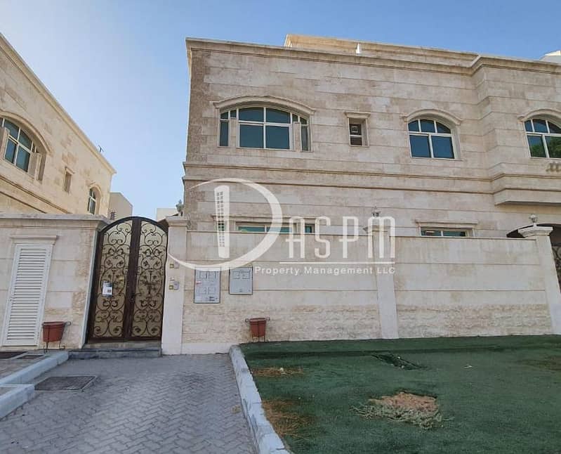 Private entrance villa in Al Khalidiyah  for 150k.