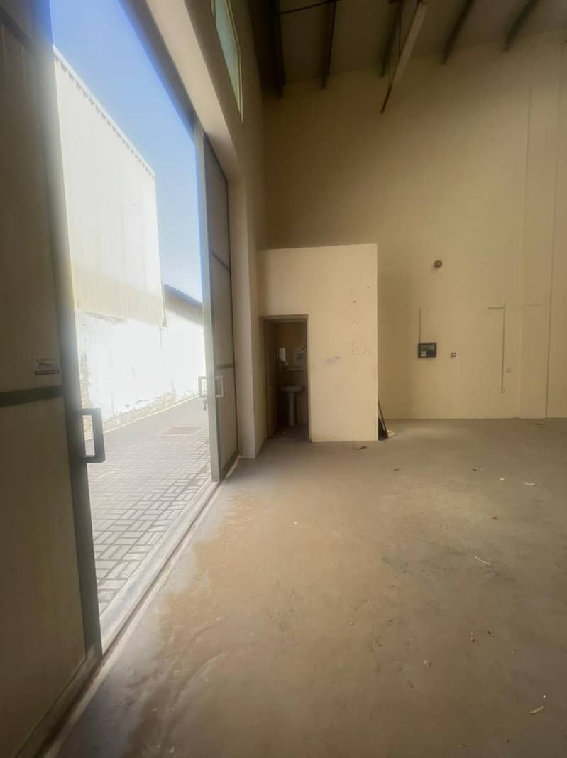 3200 SQFT warehouse available for rent in Al Jurf Ajman