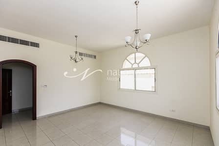 4 Bedroom Villa for Rent in Abu Dhabi Gate City (Officers City), Abu Dhabi - Enjoy Convenient Life w/ This Semi-Corner Unit