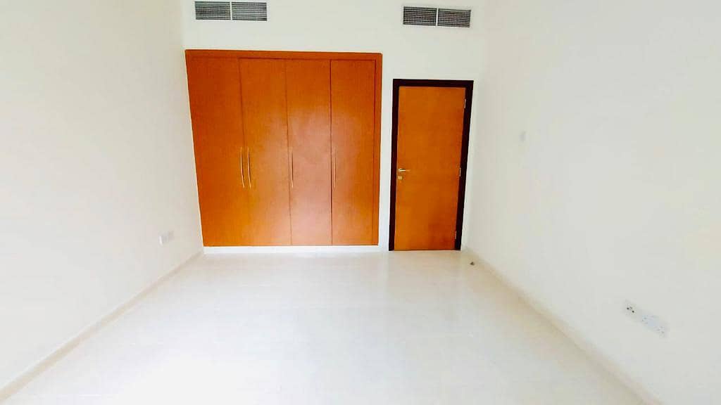 12 Cheque --Payment--Rent 33 K-1Bhk- Balcony - Wardrobe--Central gas--Parking--Close  to UIPS School