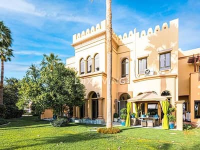 4 Bedroom Villa for Sale in Palm Jumeirah, Dubai - Upgraded | Stunning Sea Views | Vacant on Transfer