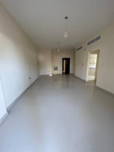 شقة 1 غرفة نوم للايجار في كورنيش عجمان، عجمان - للايجار السنوي اول ساكن باسعار معقولة