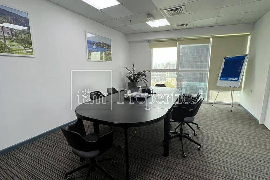 Spacious office unit with lake view