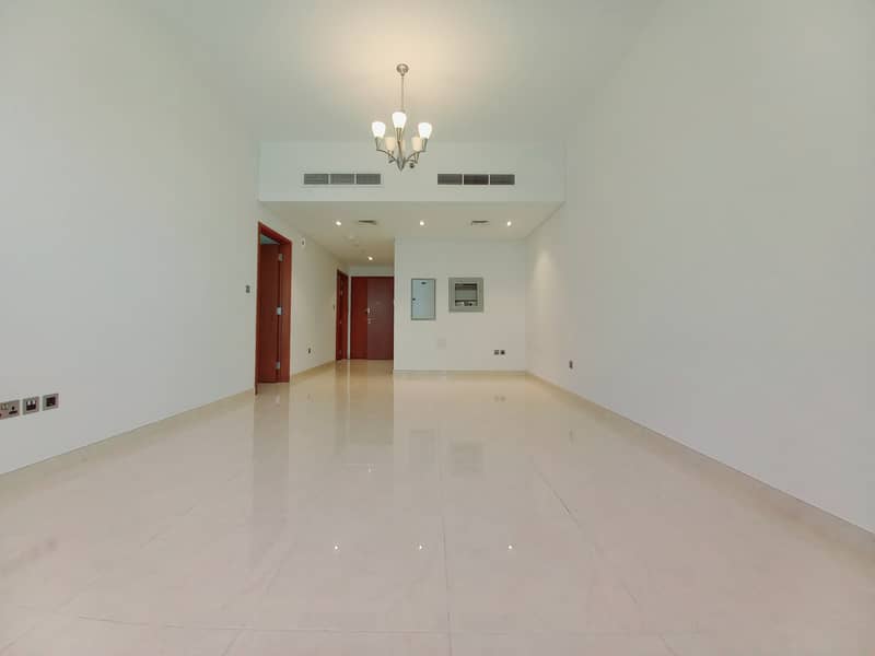 SPACIOUS 1BHK RENT 50K | CHILLER (A/C) FREE | 1 MONTH FREE | GYM SWIMMING POOL | FAMILY BUILDING