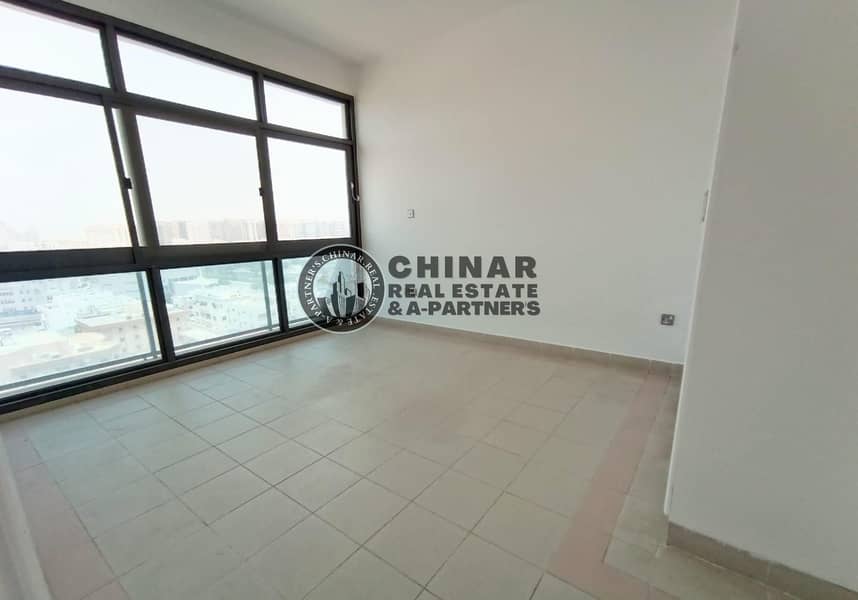 ►Bright 2 Bedrooms + Glossy Modern Tiled +Built in Cabinet |Road view |  3 Chqs.