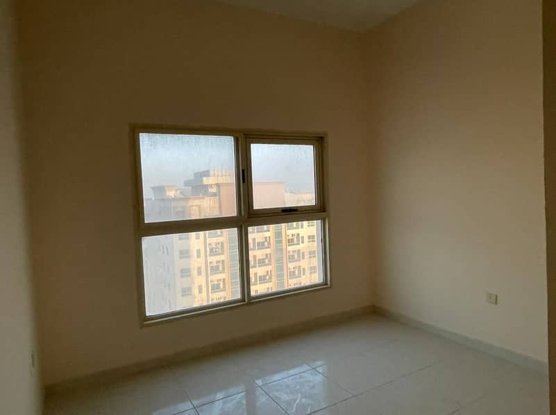 شقة في برج الزنبق،مدينة الإمارات‬ 1 غرفة 160000 درهم - 6287549