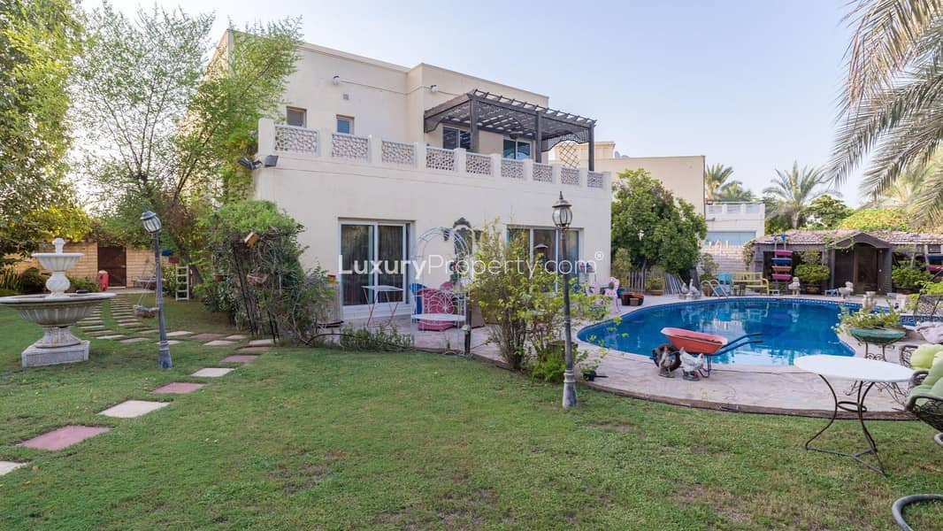 Large Plot | Private Pool | Family Home