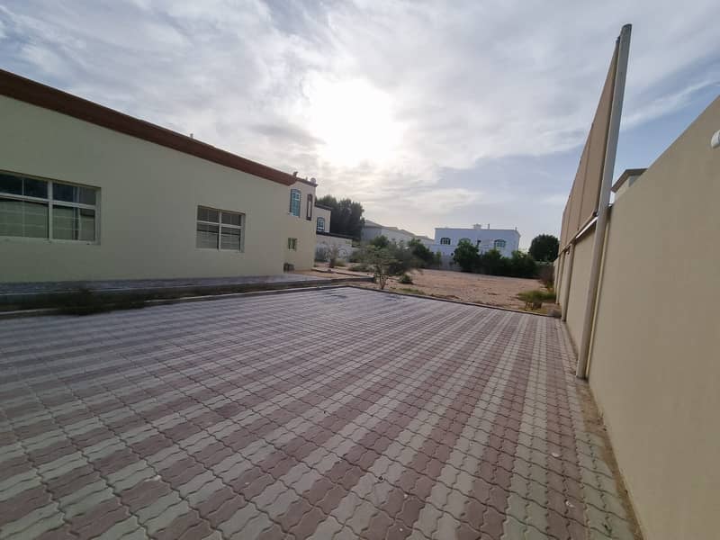 For rent annex villa in Shakhbout city 3 Bedroom full land large yard excellent finishing