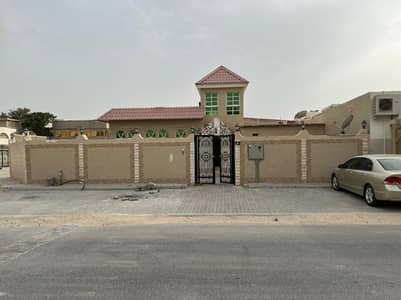 4 Bedroom Villa for Sale in Al Qadisiya, Sharjah - Best Offer For Villa sale prime location on Main Road With 6200/sqft 4-Bhk+Kitchen+Majlis And Nice v