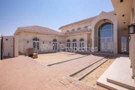 Ready to Move, 5 Bedroom Huge Villa ,Near Outlet