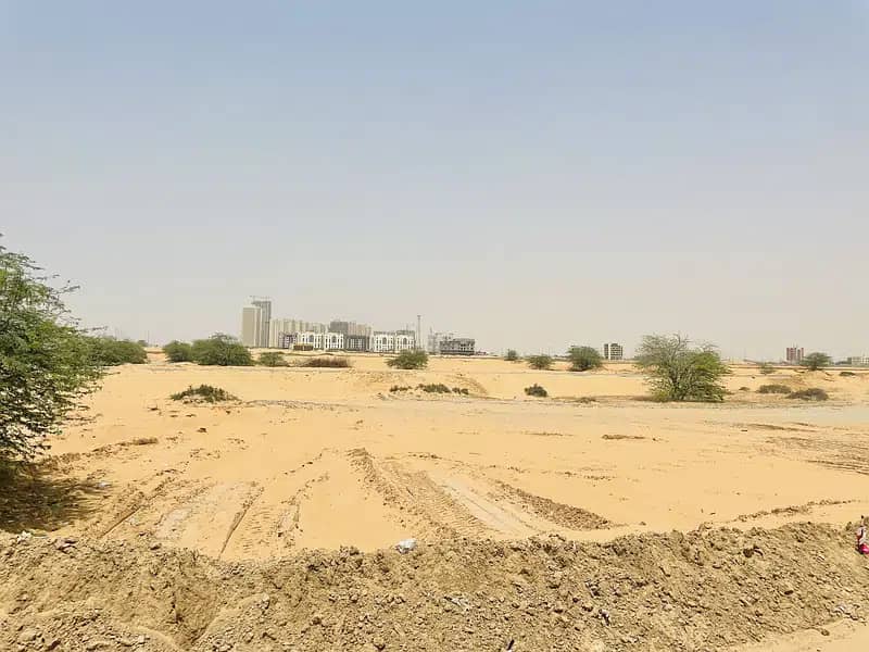 Land for sale, the corner of two streets, an area of ​​5000