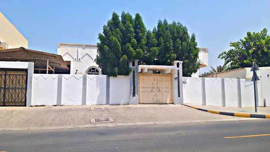 5 Bedroom Villa for Sale in Al Ramla, Sharjah - Traditional house for sale in Ramle