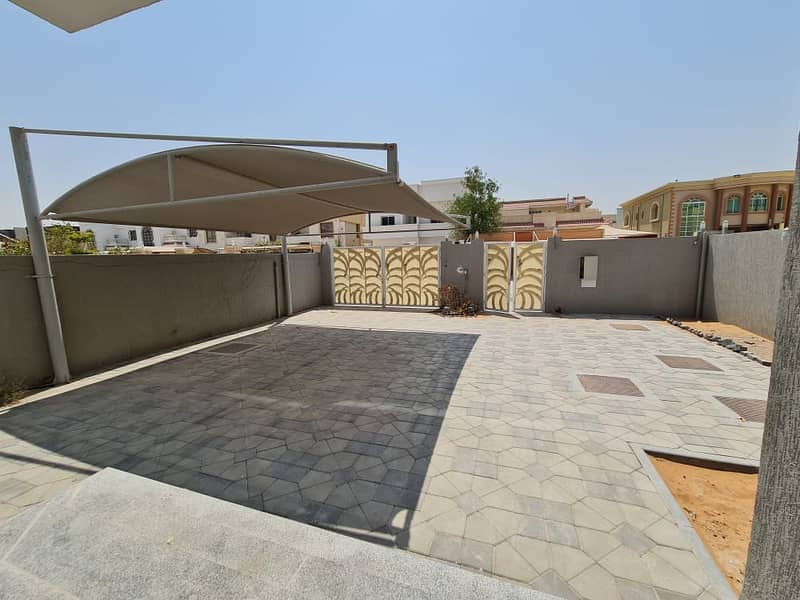 A luxurious finishing villa in a privileged area for annual rent, an area of ​​4000 feet, 4 rooms,