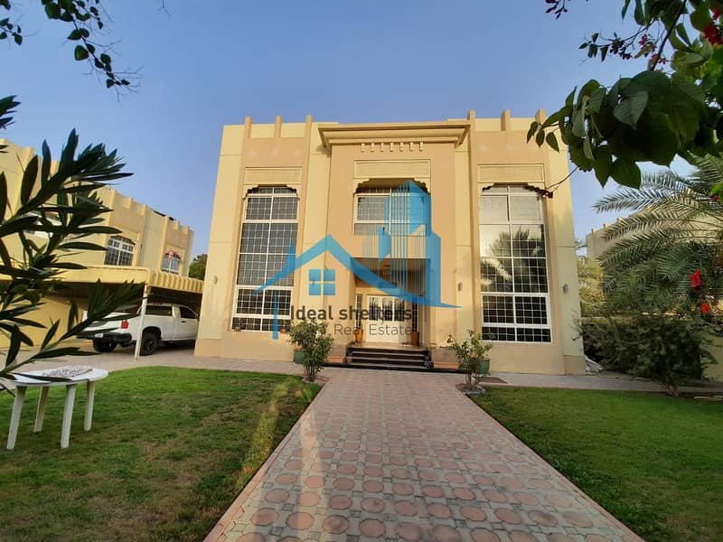 5 BEDROOMS COMMERCIAL VILLA  WITH GARDEN BACKYARD AND SURROUNDED BY BUSINESS ACTIVITIES  RIGHT ON MAIN  JUMEIRAH STEET