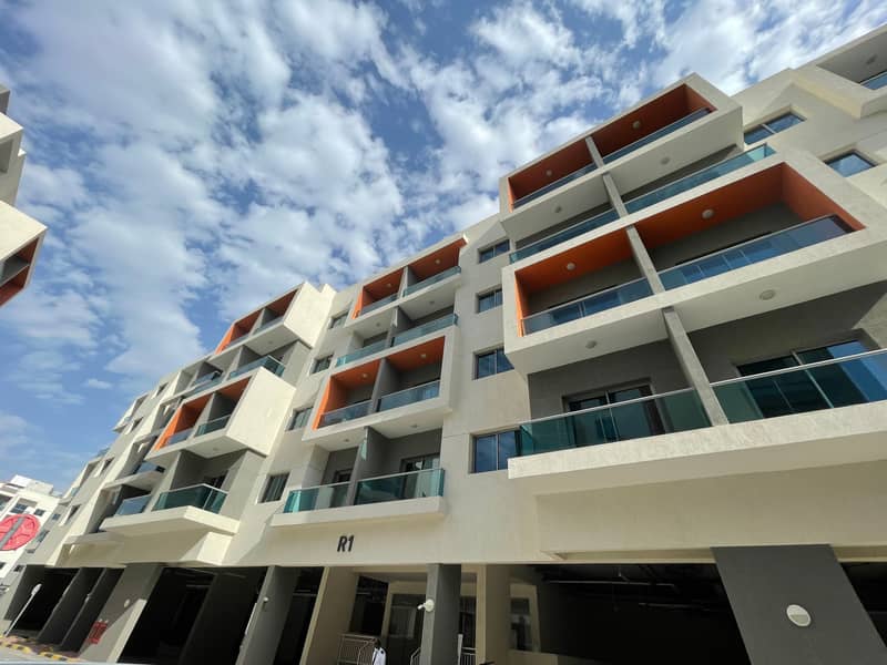 12 CHEQUES BRAND NEW FAMILY BUILDING BALCONY OUTSTANDING PARKING 58K