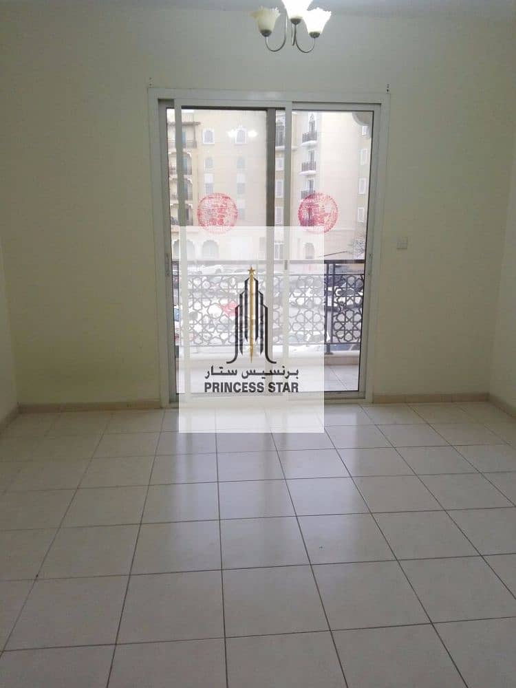 شقة في EMR-23 الحي الإماراتي المدينة العالمية 1 غرف 32000 درهم - 6259588