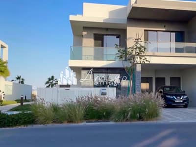 3 Bedroom Townhouse for Sale in Yas Island, Abu Dhabi - End Unit | Single Row | 3 Br TH in a Prime Location
