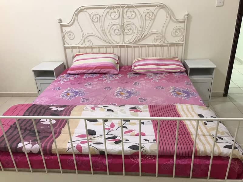 FULLY FURNISHED 1BHK IN ENGLAND CLUSTER 3500. . .