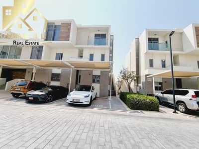 2 Bedroom Townhouse for Rent in Dubai South, Dubai - LUXURY COMMUNITY/MAIDS ROOM/SPACIOUS/LIMITED OFFER
