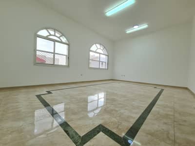 فیلا 3 غرف نوم للايجار في المرور، أبوظبي - فیلا في شارع المرور المرور 3 غرف 75000 درهم - 6327672