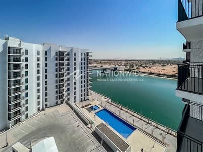 Studio for Sale in Yas Island, Abu Dhabi - Effortless Looking Unit w/ Pool & Canal View