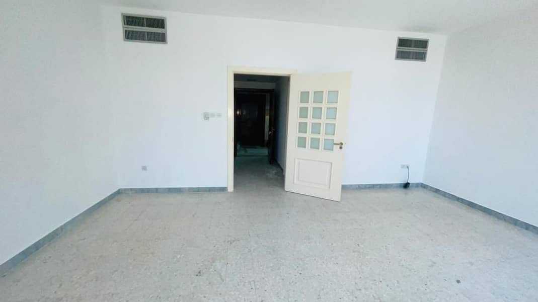 2bhk with maid room in Mina street 48k