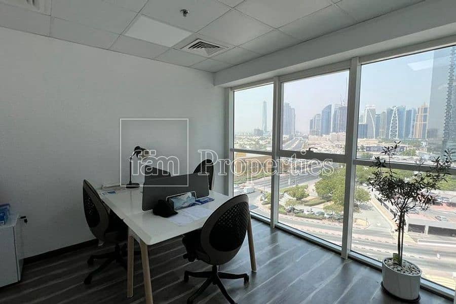 Spacious office unit with lake view