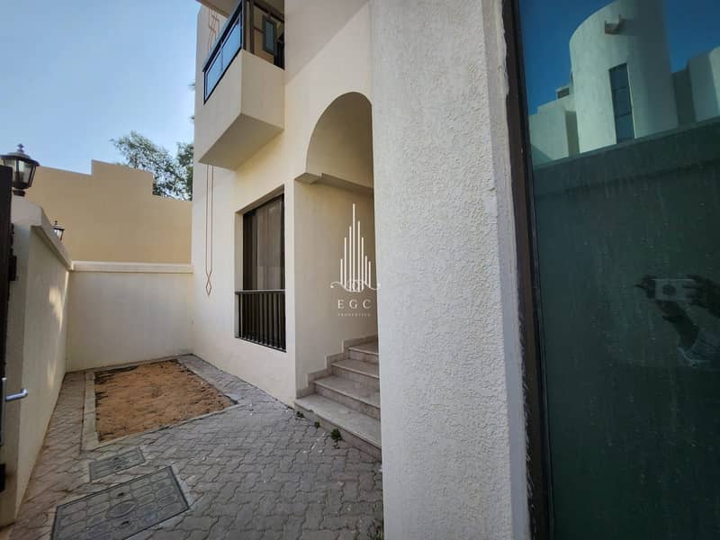 Sunfilled | Premium Villa 4BR + Maid | 2 Majlis | Balcony | Community View