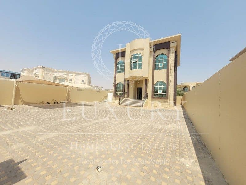 Admirable with Private yard Close to Dubai Highway