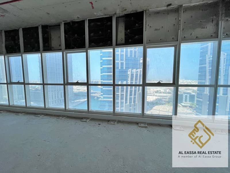 38 parkings | Full floor | Canal view | Shell & core!