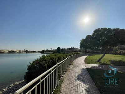 CORNER HUGE PLOT | EXCLUSIVE | BIG LAKE | JACUZZI